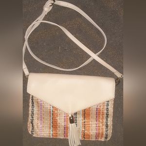 Justfab small 10×7 leathery/straw like woven purse with gold hardware brand new